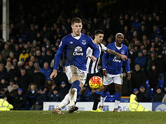 WATCH: Ross Barkley scores a p...